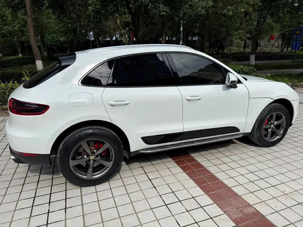 Porsche Macan 2016 — фото 10