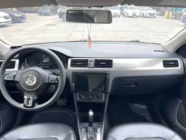 Volkswagen Santana 2015
