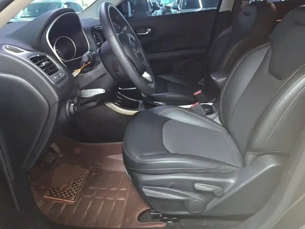 Jeep Compass 2019 — фото 15