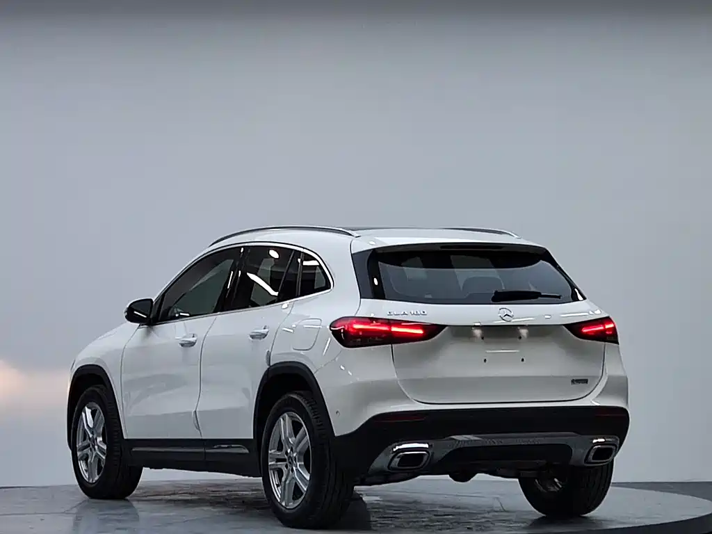 Mercedes-Benz GLA 2021