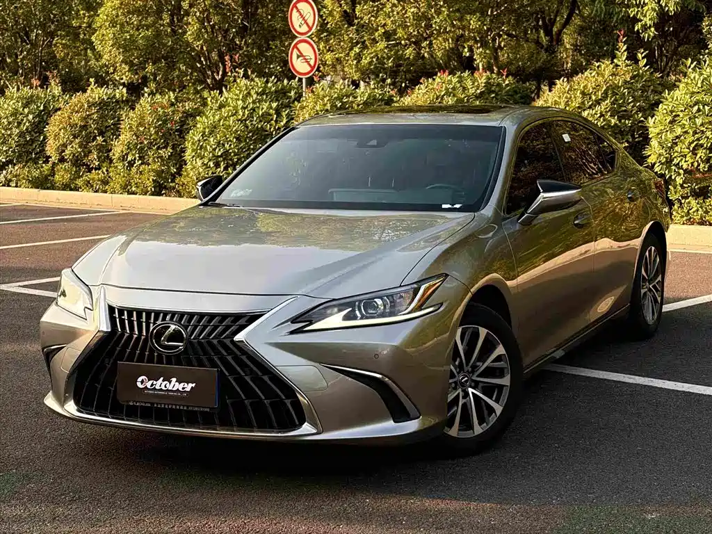 Lexus ES 2024 — фото 1