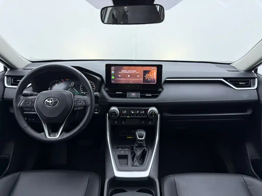 Toyota RAV4 2024 — фото 17