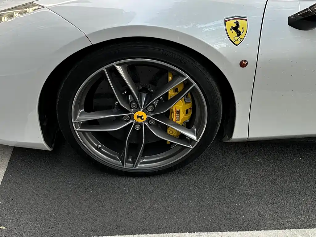 Ferrari 488 2016 — фото 13