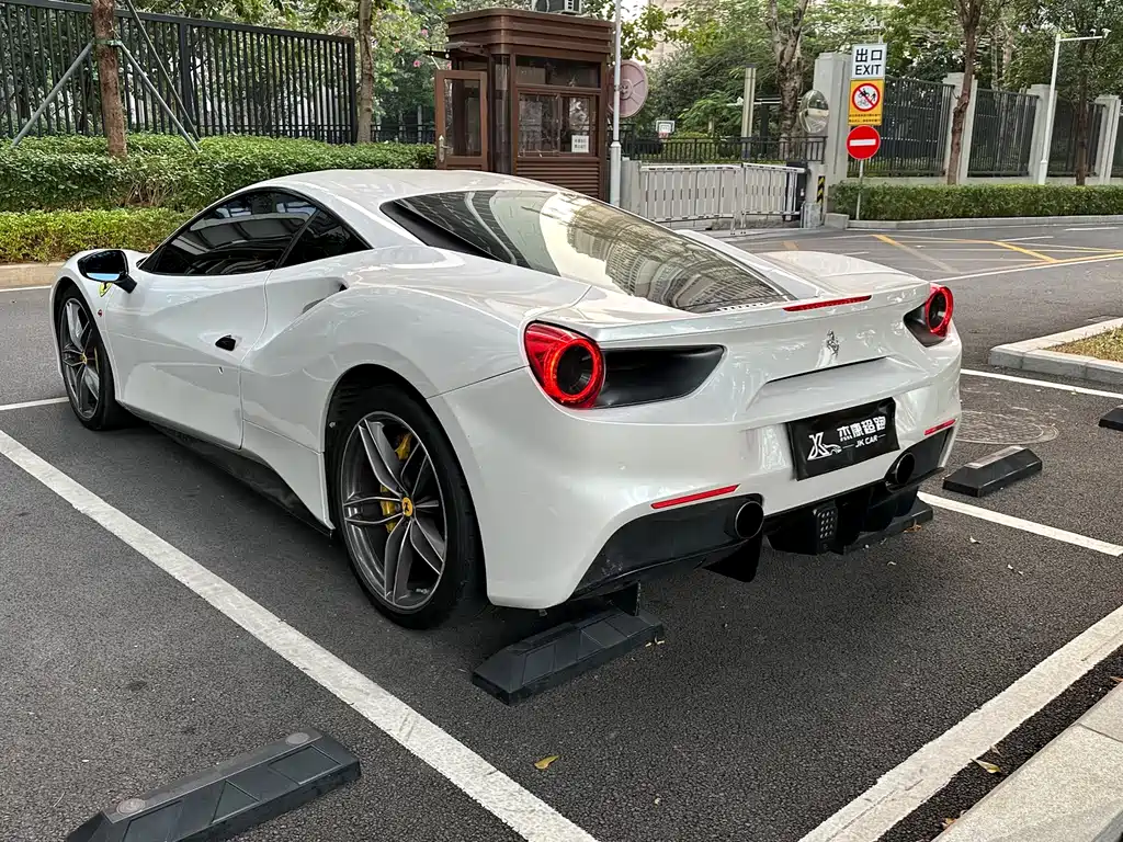 Ferrari 488 2016 — фото 14