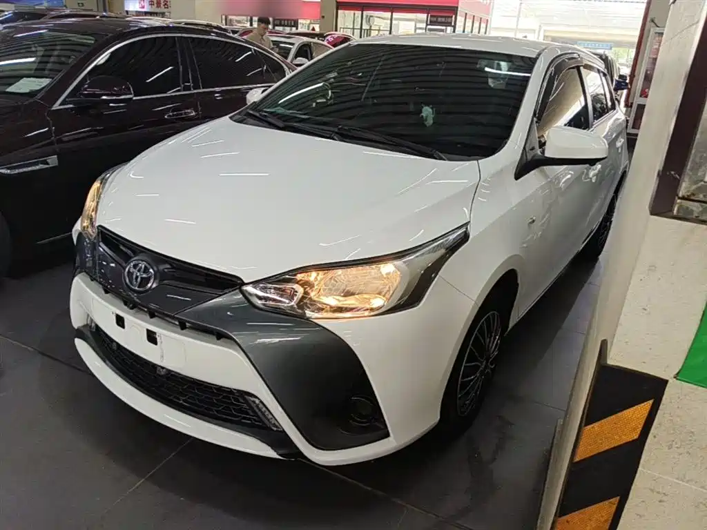 Toyota Yaris L 2019 — фото 2