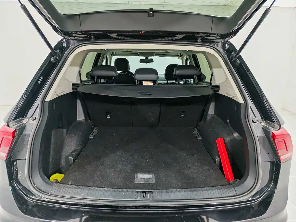 Volkswagen Tiguan L 2021 — фото 18
