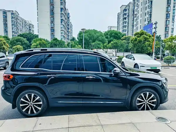 Mercedes-Benz GLB 2024