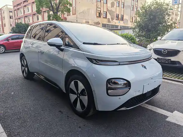 Baojun Yunduo 2023