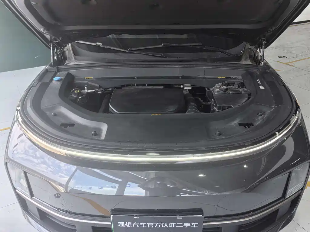 Li Auto Li L9 2025
