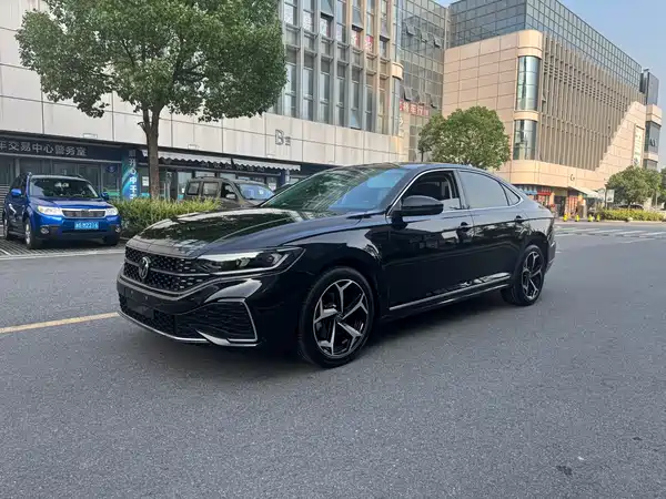 Volkswagen Passat 2025
