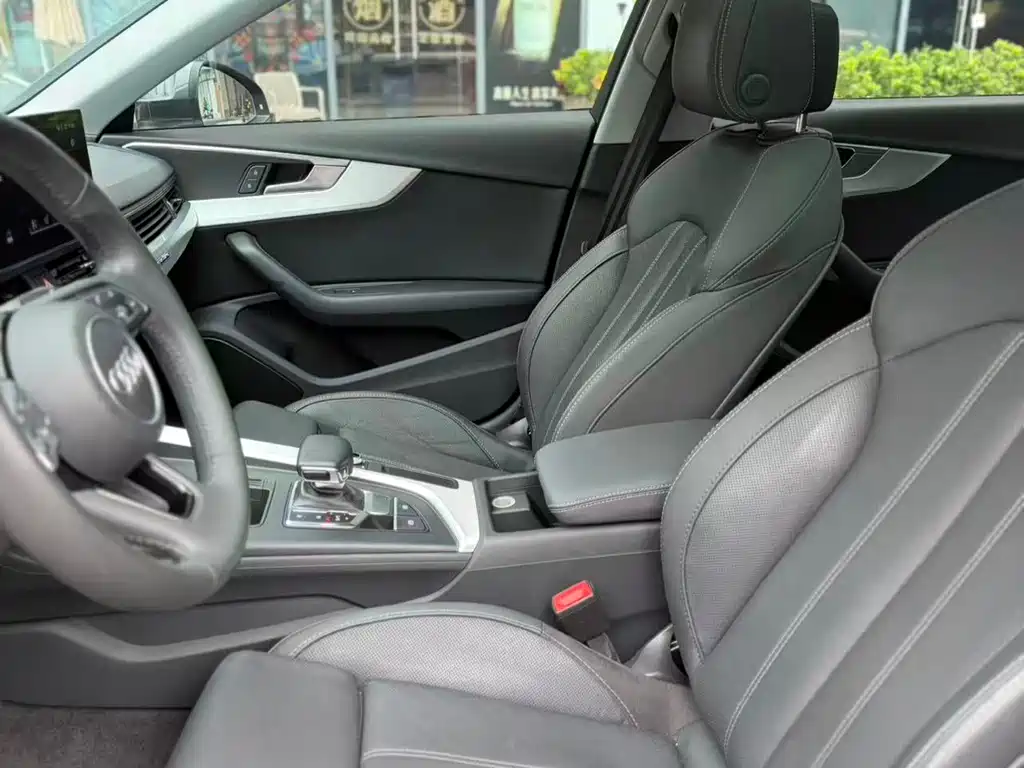 Audi A4L 2021