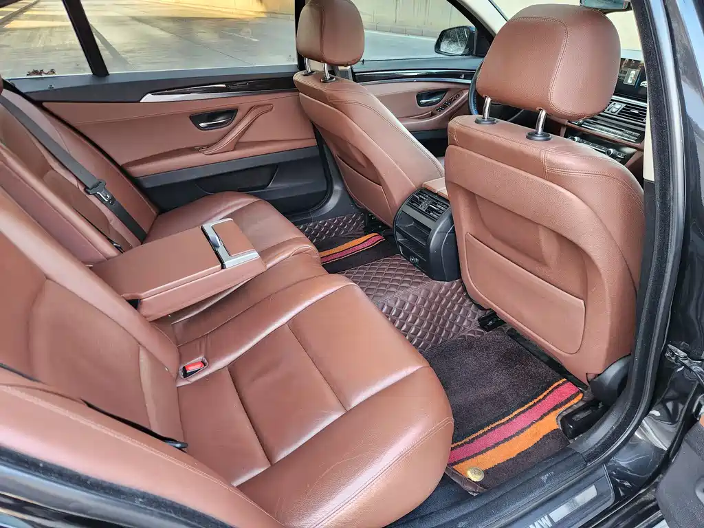 BMW 5 Series 2015 — фото 8