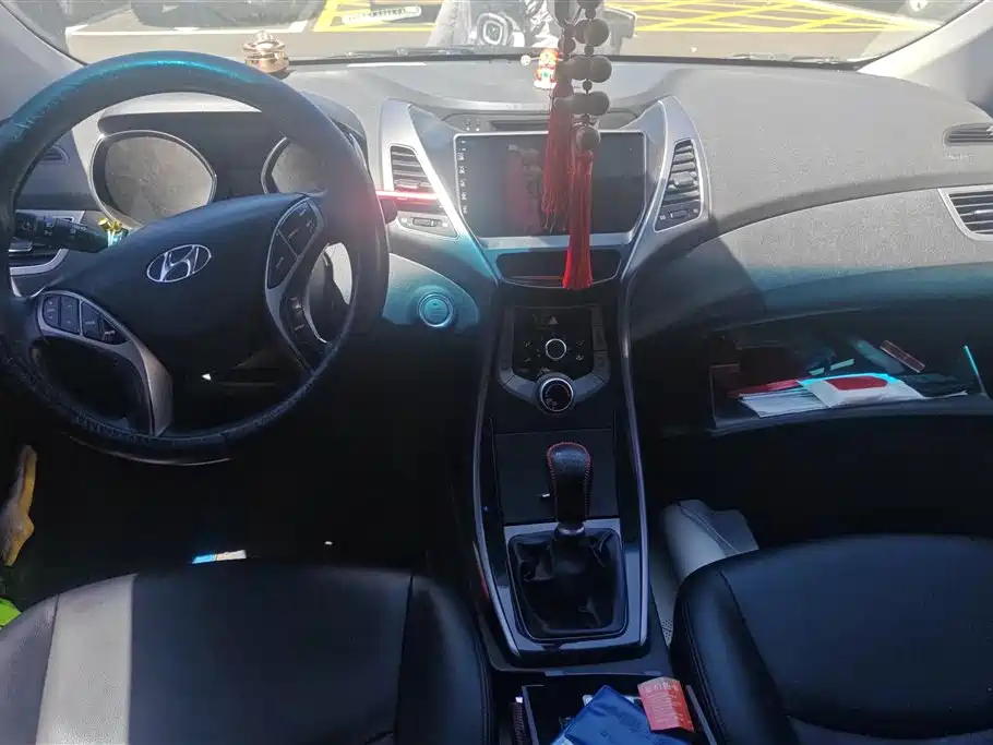 Hyundai Elantra Langdong 2015 — фото 12