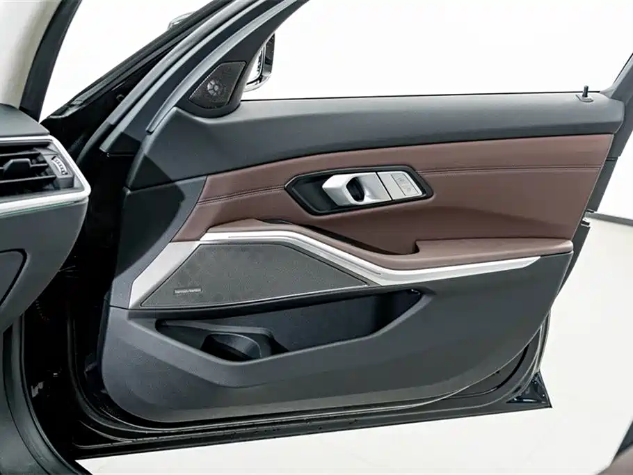 BMW 3 Series 2022 — фото 15
