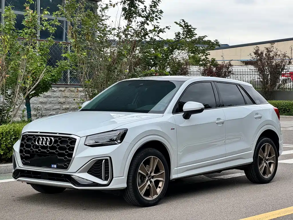 Audi Q2L 2022