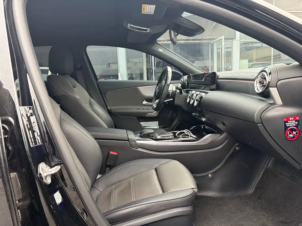 Mercedes-Benz A-Class AMG 2022 — фото 7