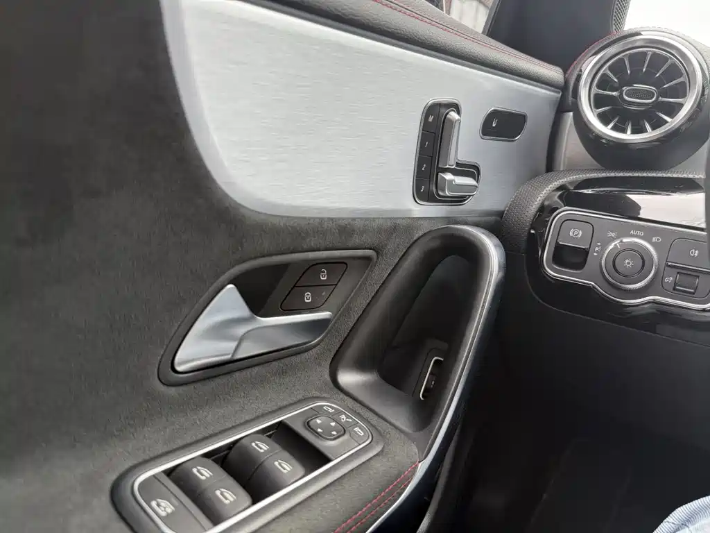 Mercedes-Benz CLA 2021 — фото 27