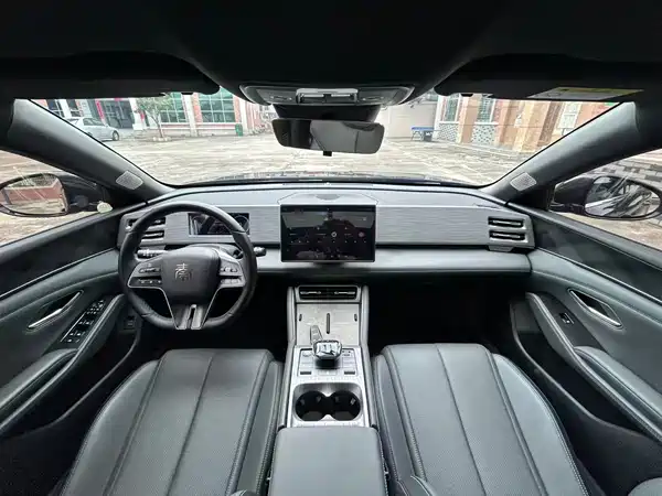 BYD Qin L 2024