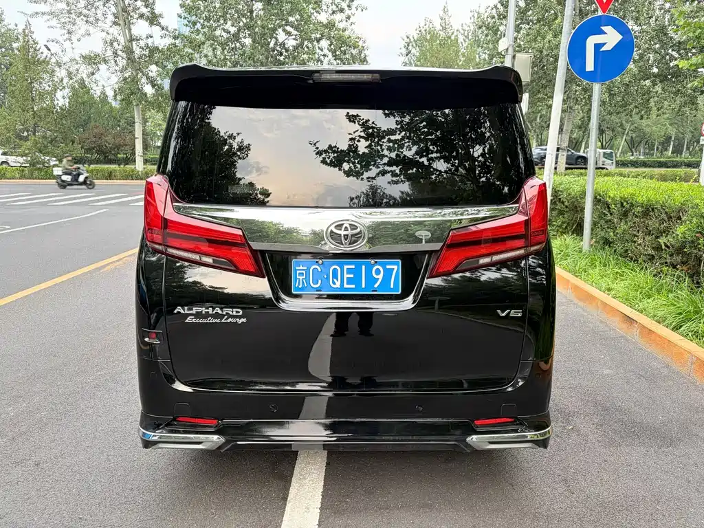 Toyota Alphard 2018