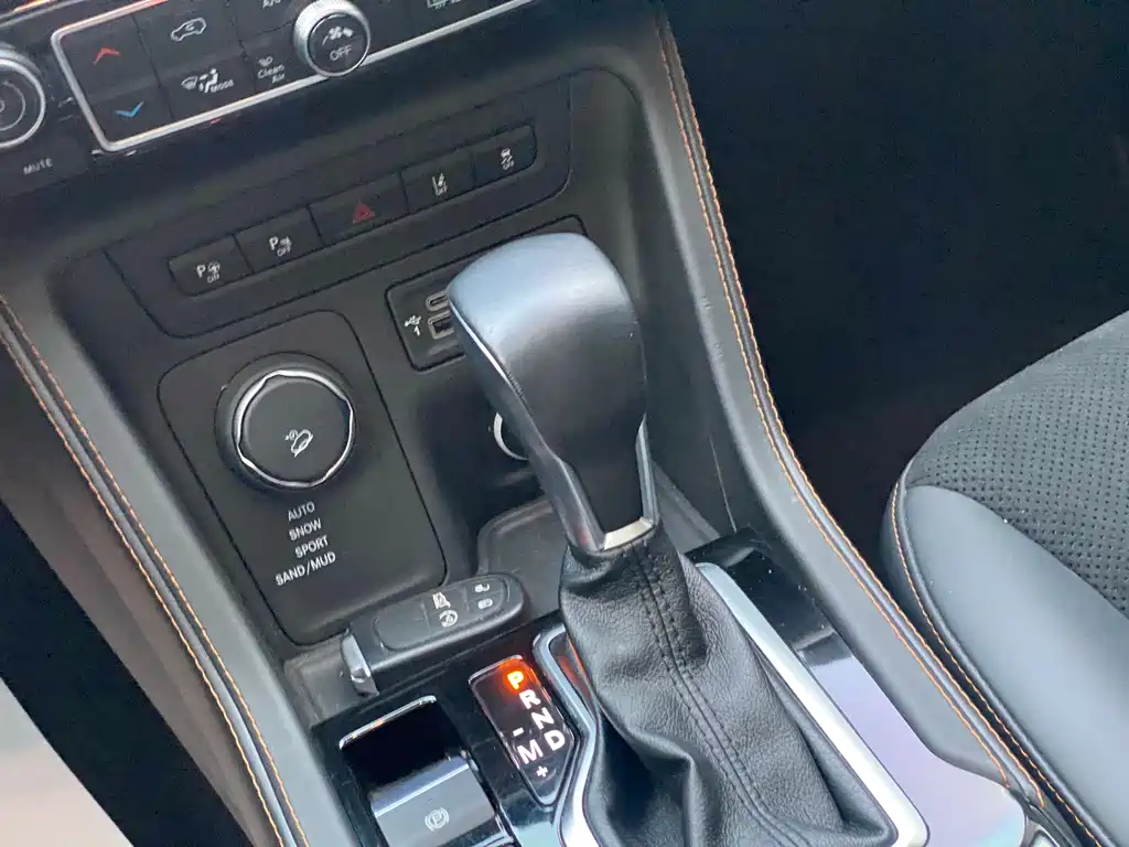 Jeep Grand Commander 2020 — фото 15