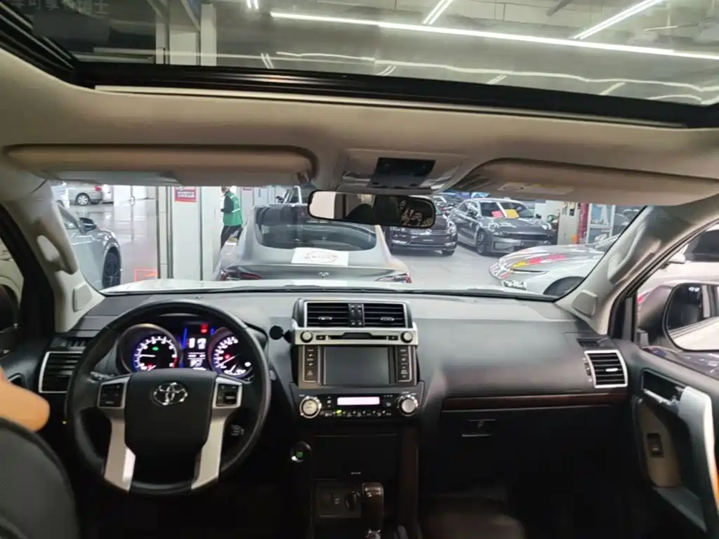 Toyota Prado 2017 — фото 18