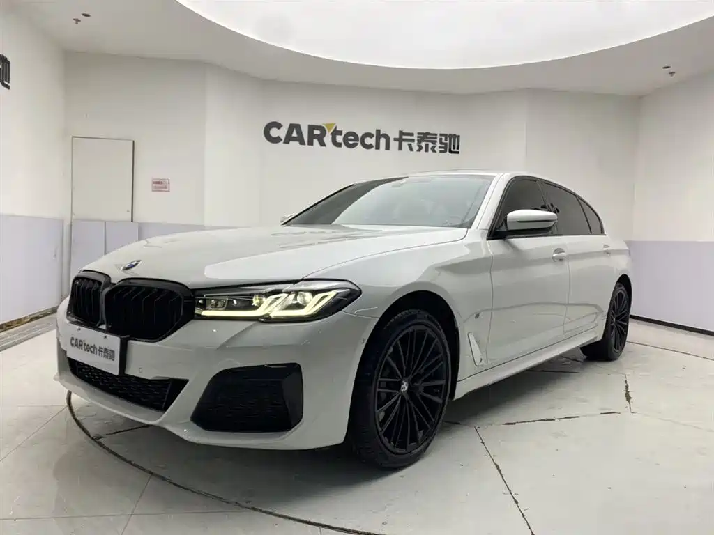 BMW 5 Series 2023 — фото 1