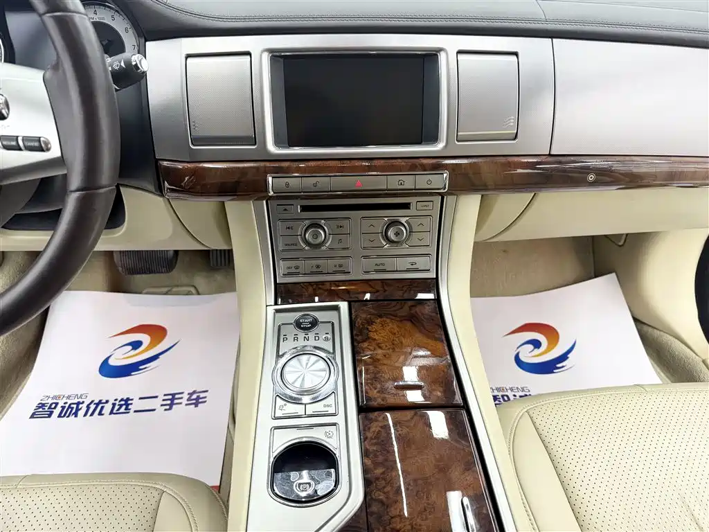 Jaguar XF 2008 — фото 11