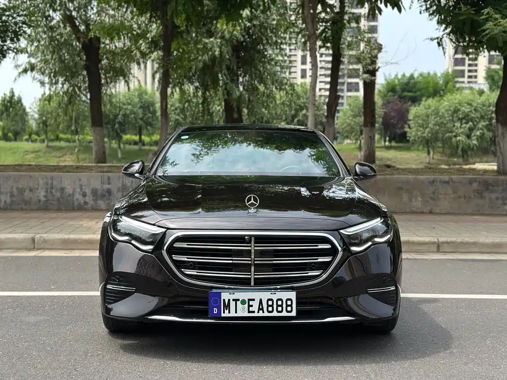 Mercedes-Benz E-Class 2024