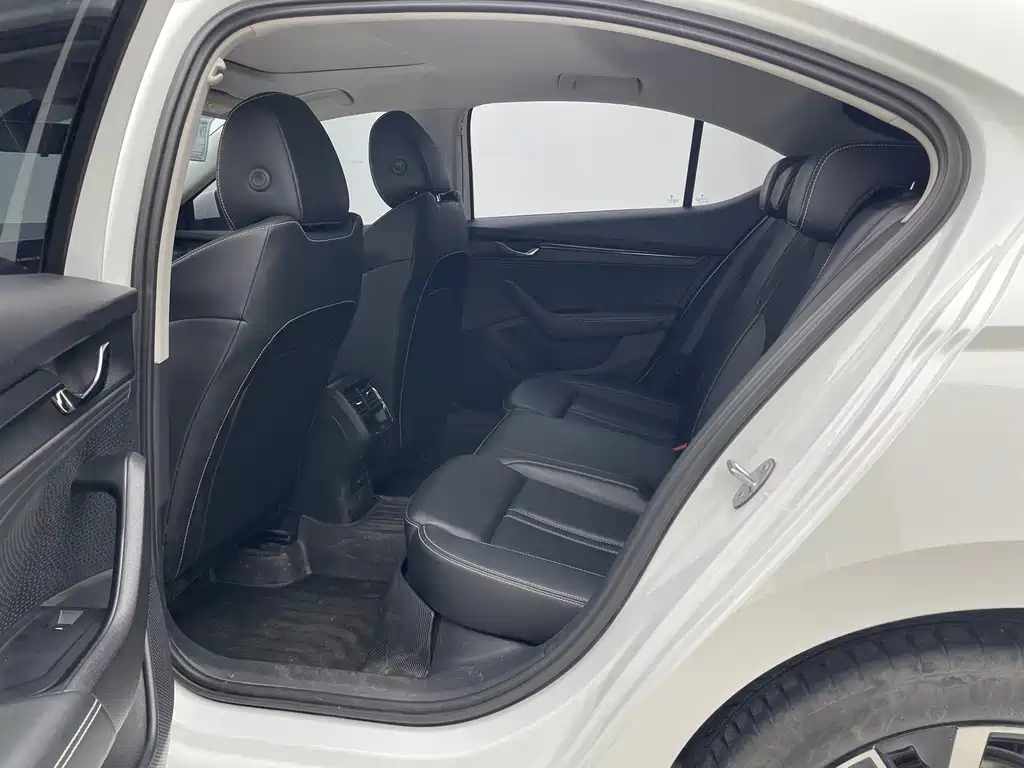 Skoda Octavia 2024 — фото 12