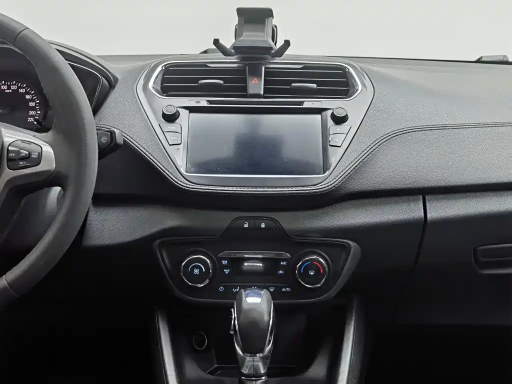 Ford Escort 2016 — фото 12