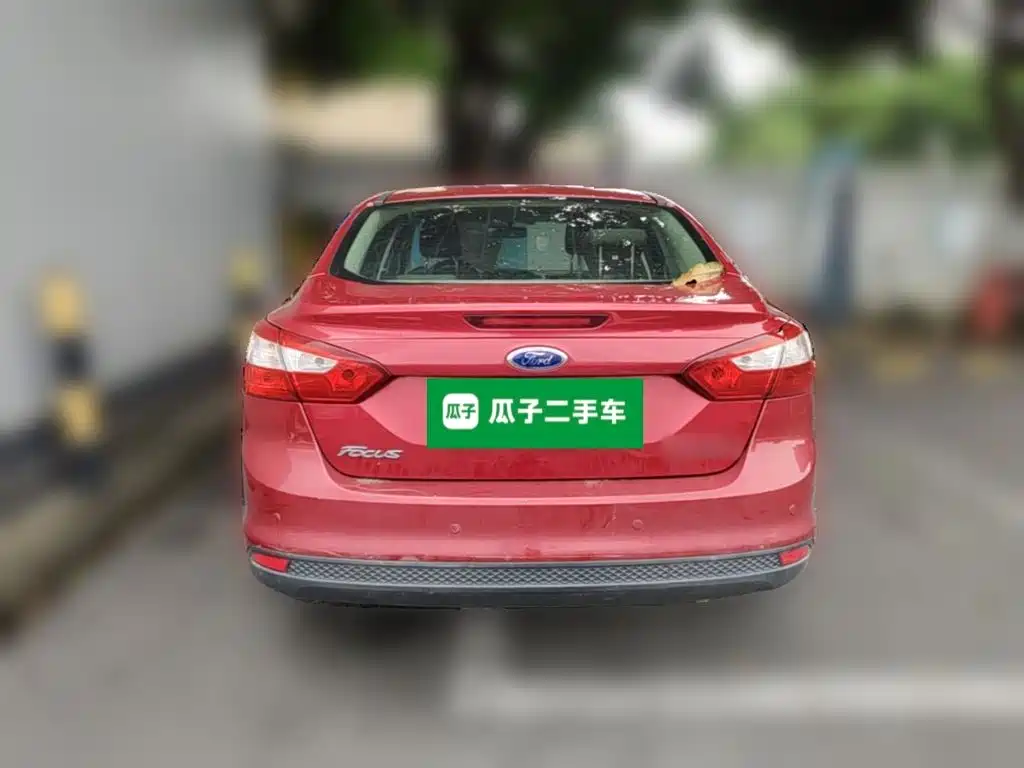 Ford Focus 2015 — фото 10