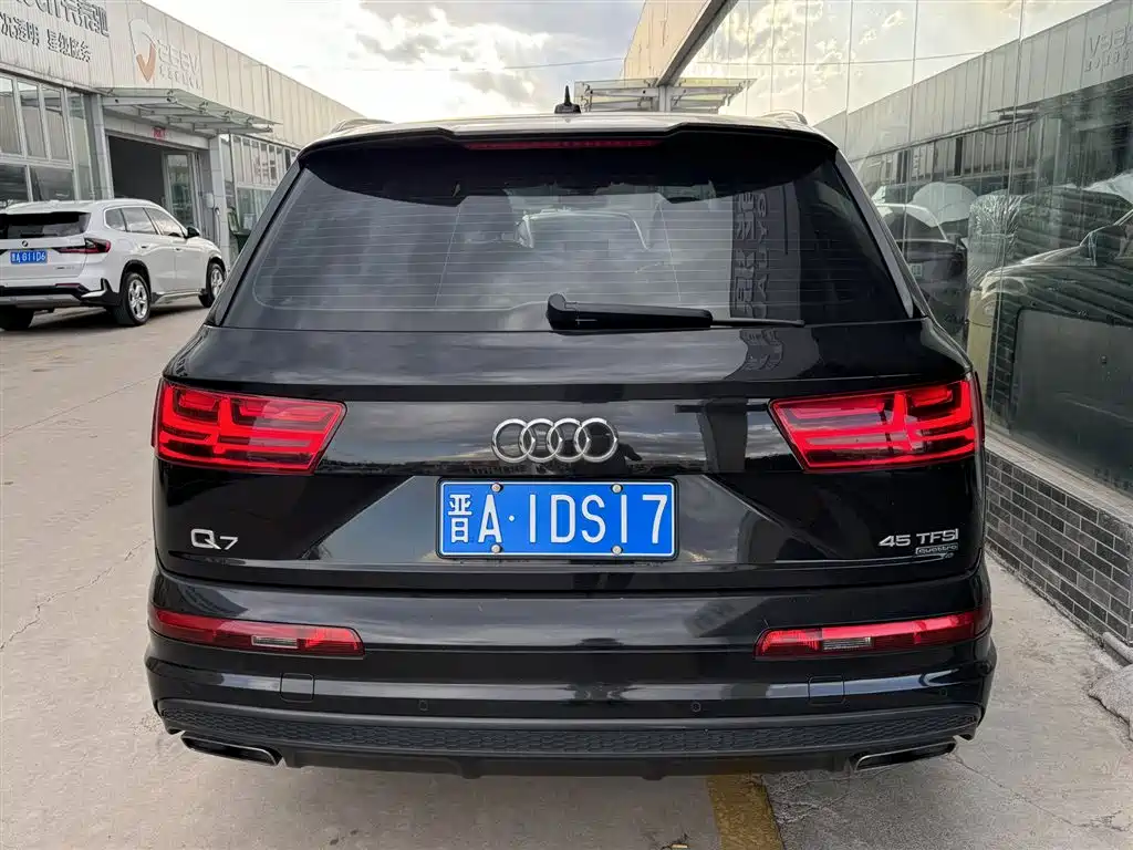 Audi Q7 2019 — фото 3