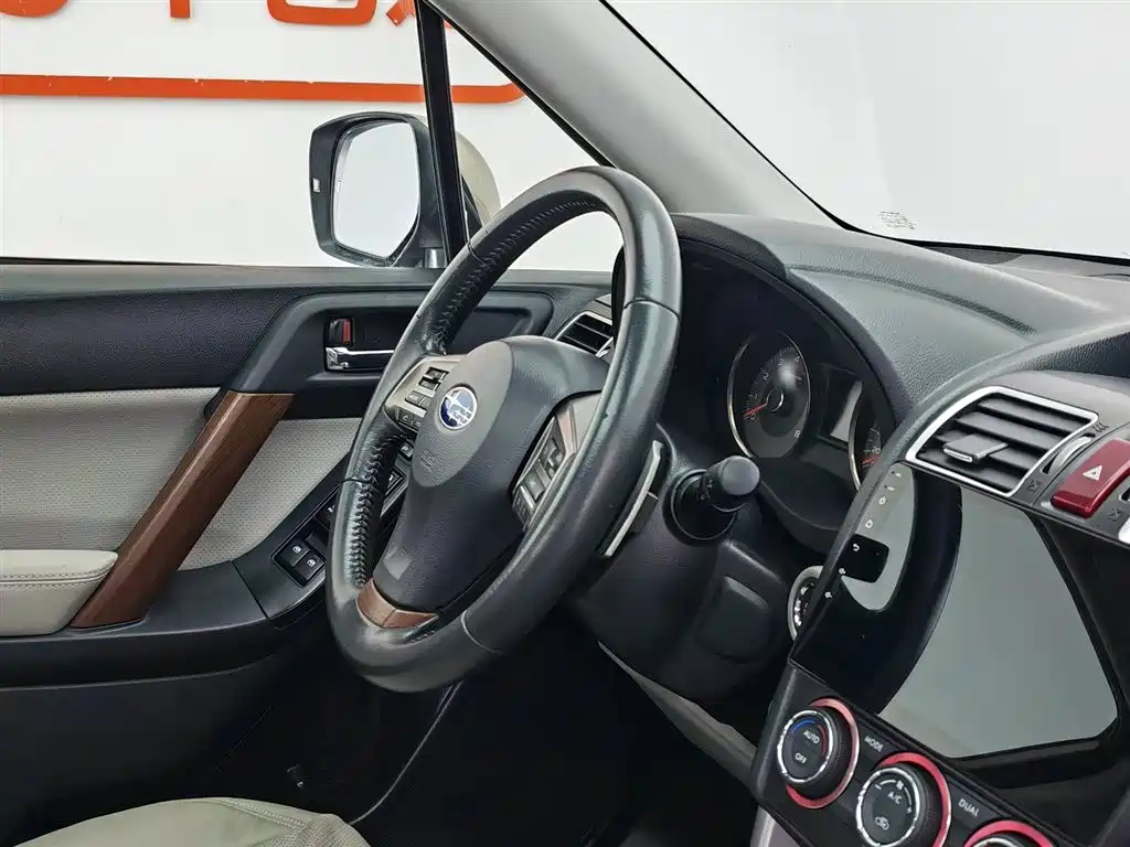 Subaru Forester 2014 — фото 22