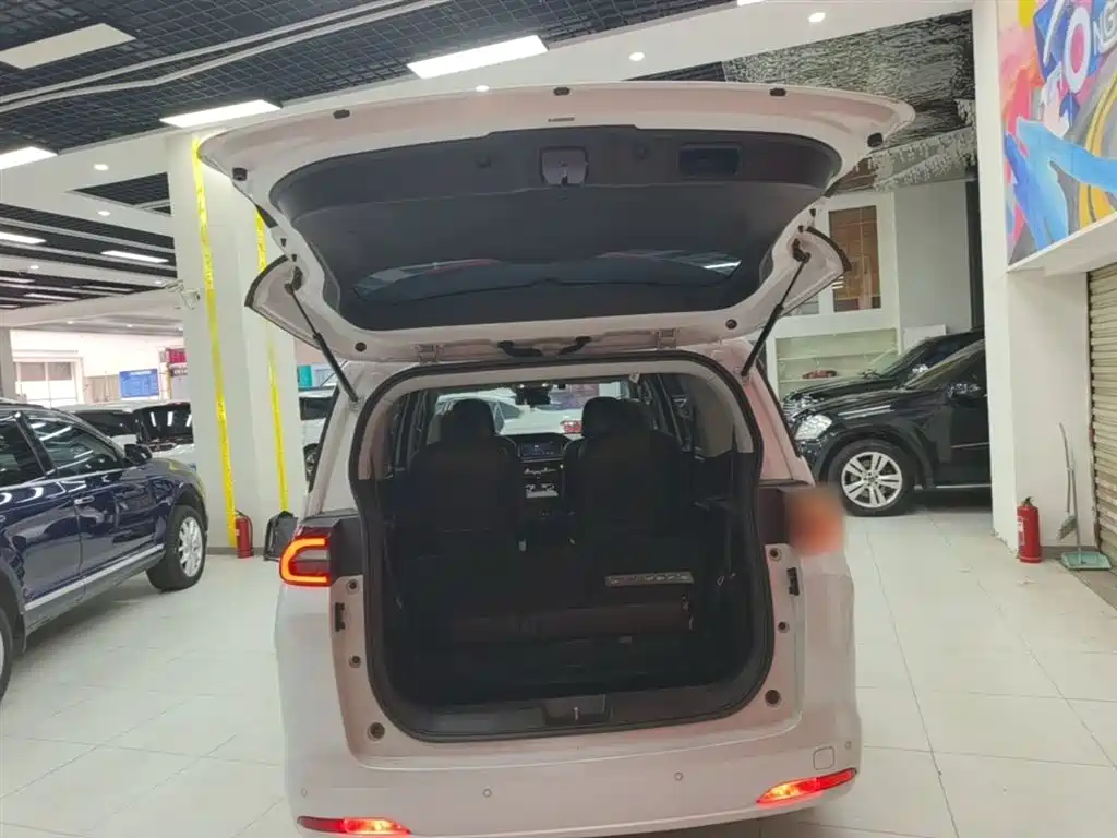 GAC Motor Trumpchi M6 2023 — фото 19