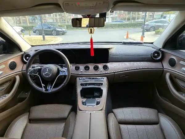 Mercedes-Benz E-Class 2022
