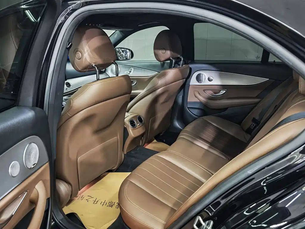 Mercedes-Benz E-Class 2018 — фото 10
