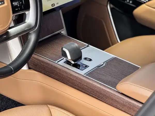 Land Rover Range Rover 2024