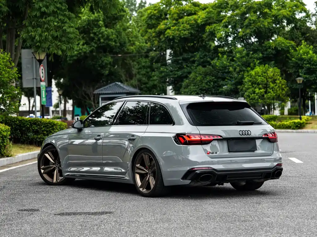 Audi RS 4 2021