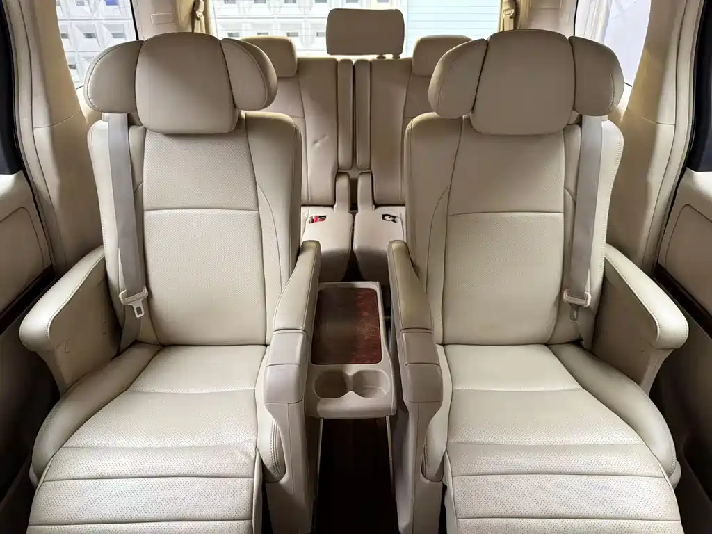 Toyota Alphard 2010 — фото 9