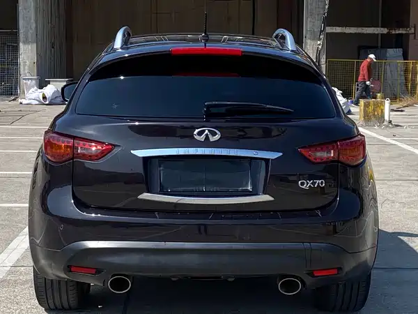 Infiniti QX70 2014