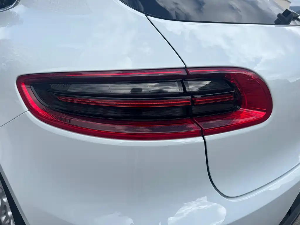 Porsche Macan 2018 — фото 12