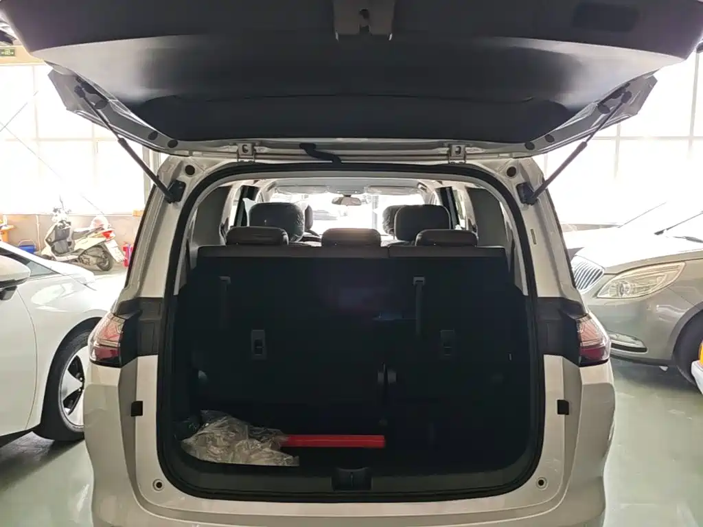 Wuling Starlight 730 New Energy 2025 — фото 19