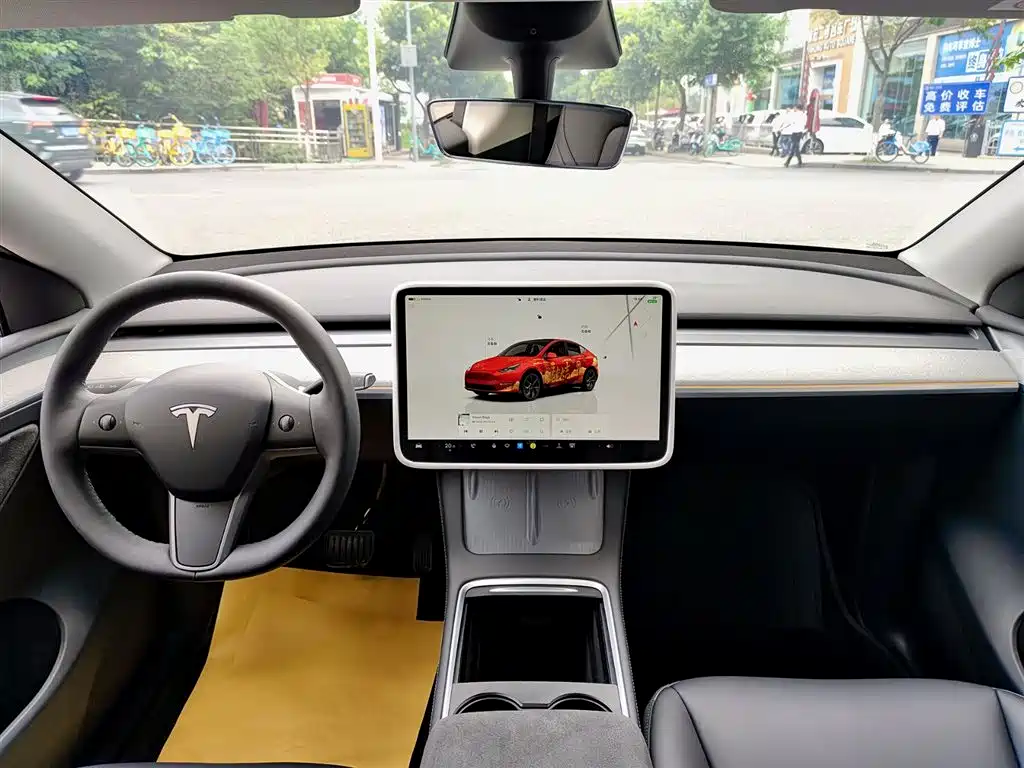 Tesla Model Y 2024 — фото 10