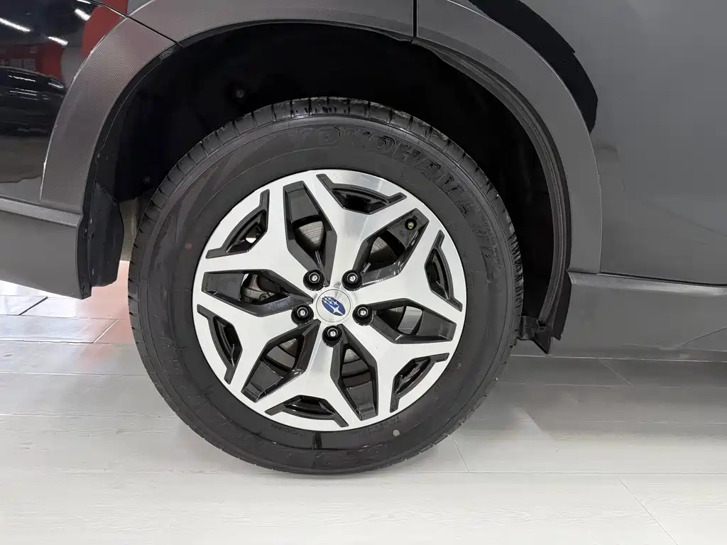 Subaru Forester 2022 — фото 21