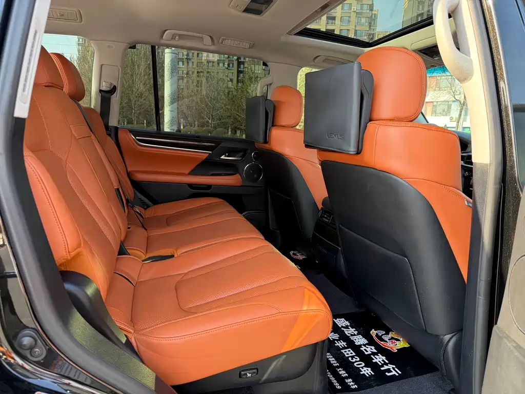 Lexus LX 2018 — фото 17