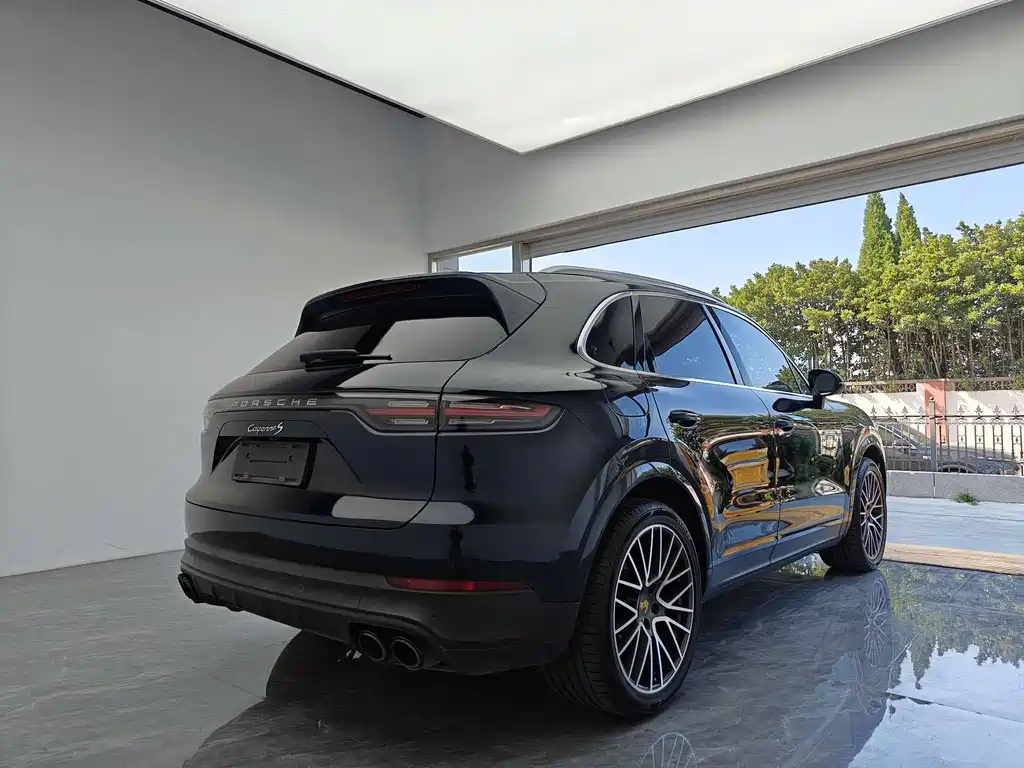 Porsche Cayenne 2019 — фото 6
