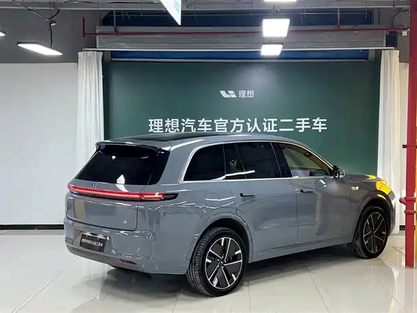 Li Auto L8 2025