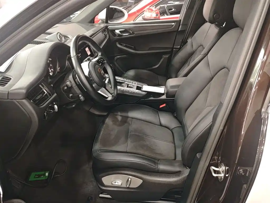 Porsche Macan 2021 — фото 15