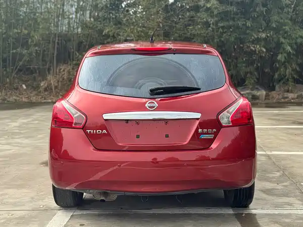 Nissan Tiida 2011
