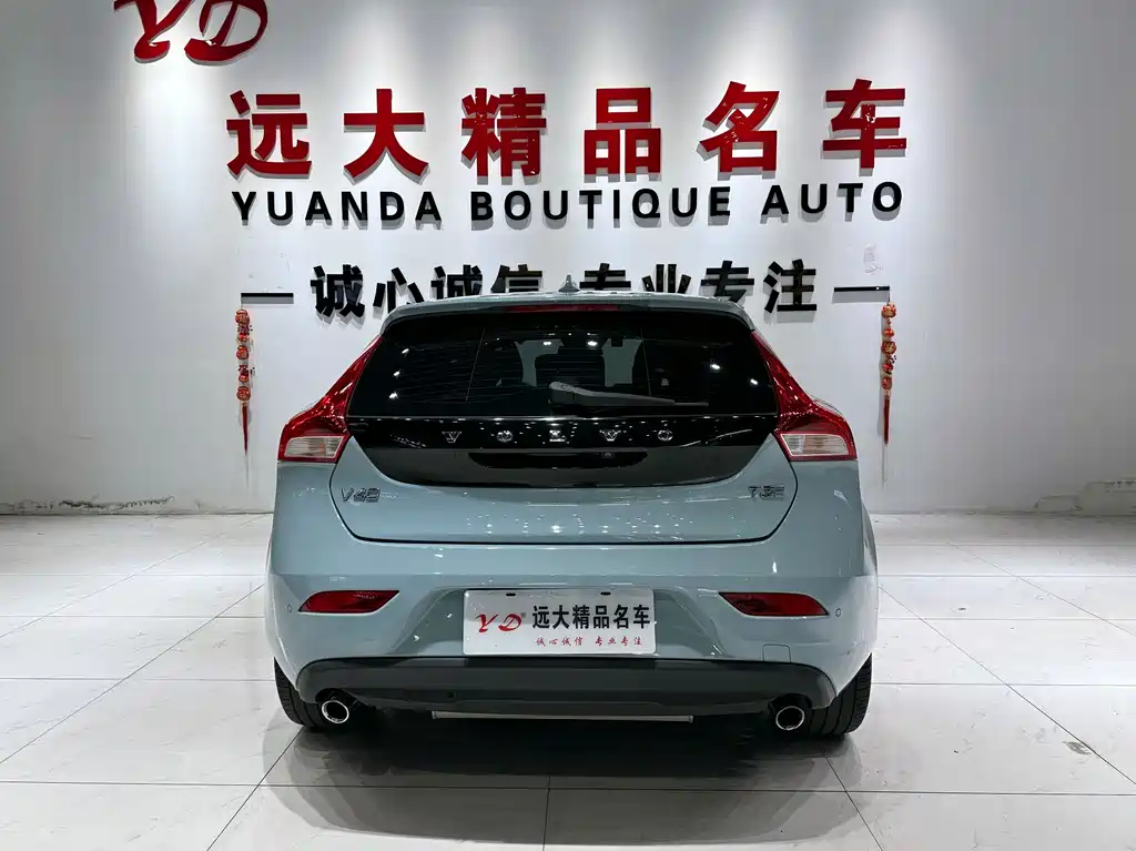 Volvo V40 2018 — фото 14